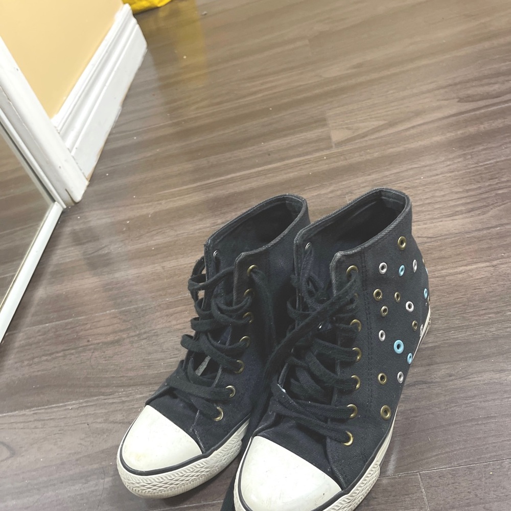 Shoes - Picture 2 of 2